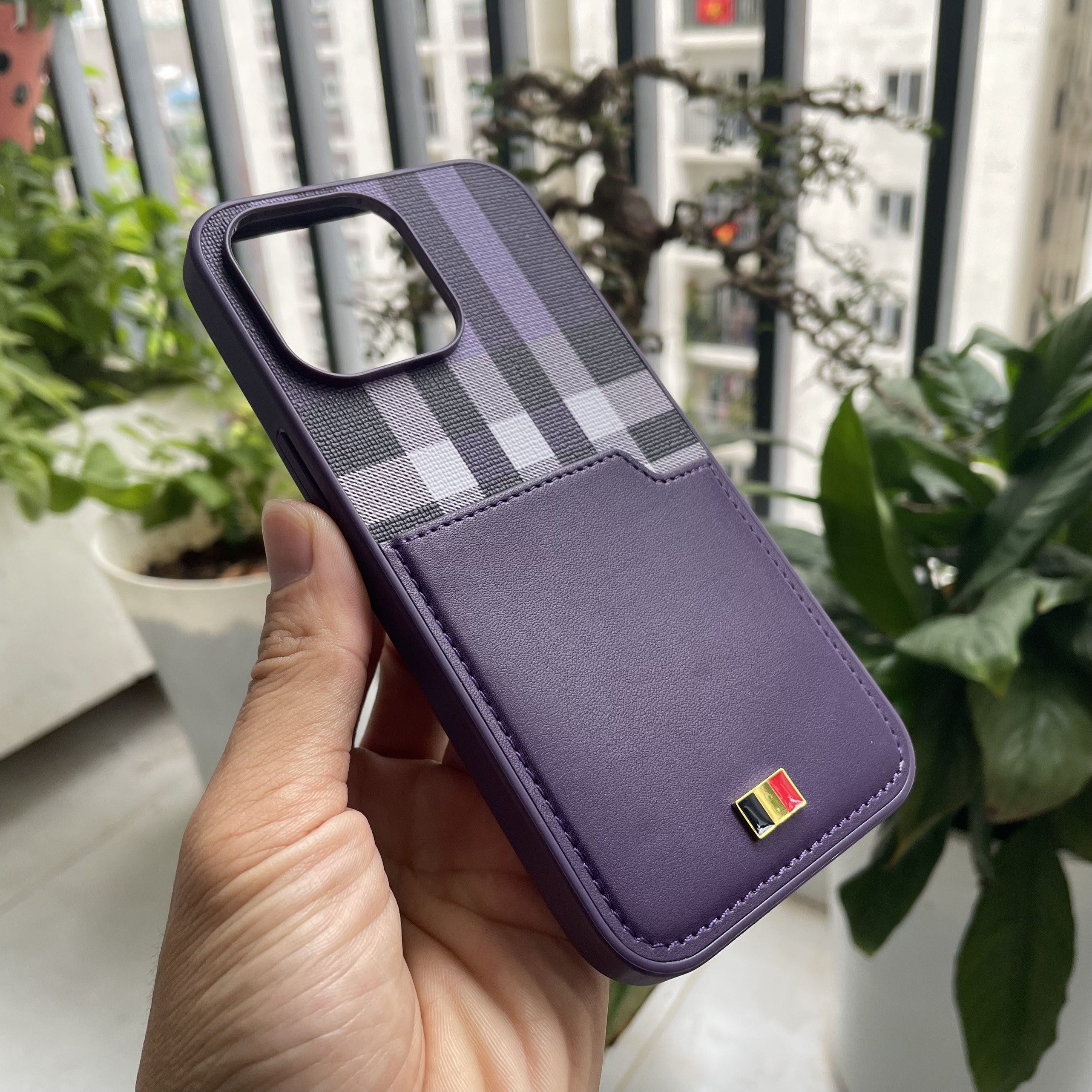 Ốp lưng Mentor VII dành cho iPhone 14 Pro có nhét thẻ - hàng chính hãng