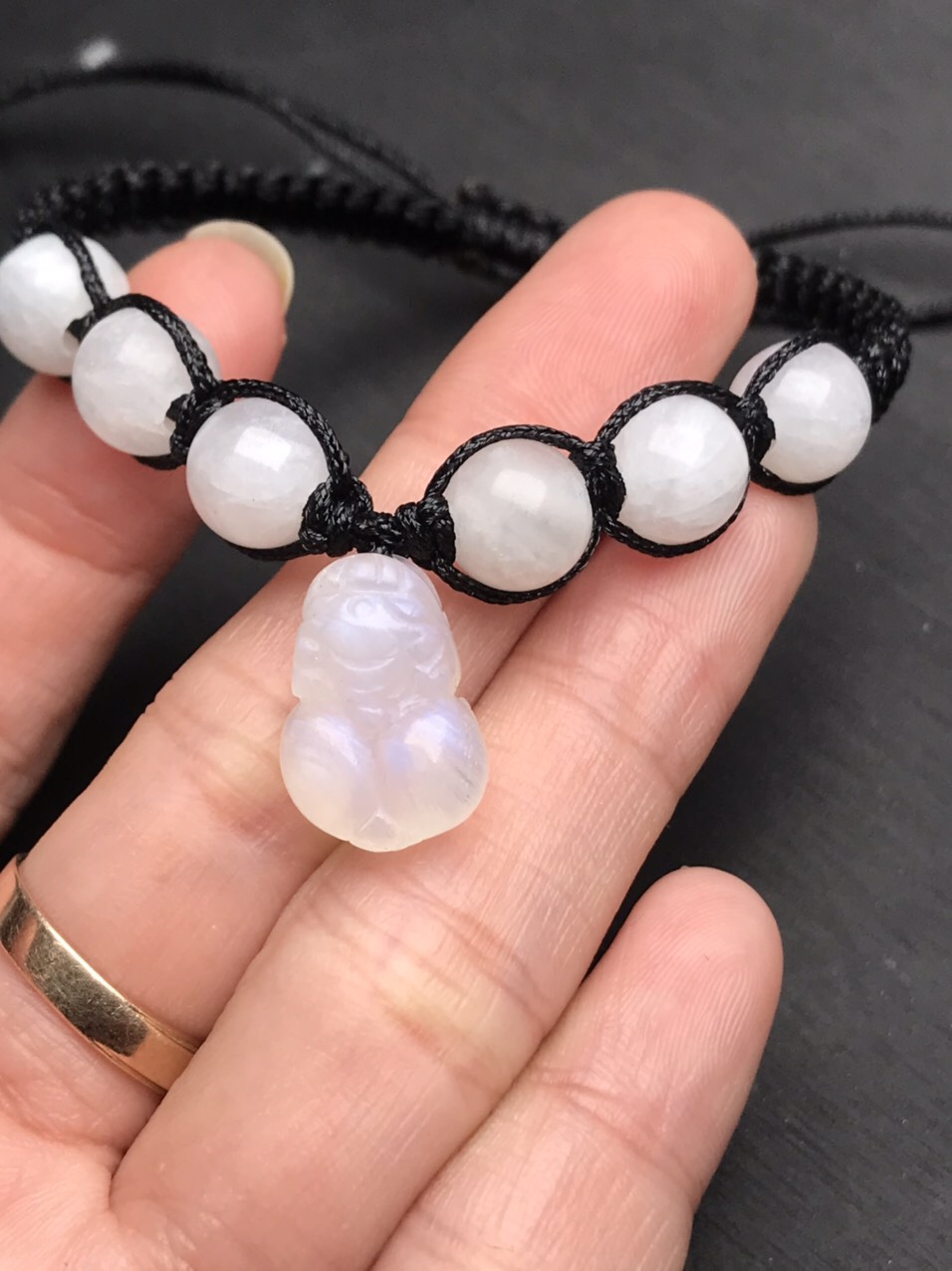 Vòng tay đá mặt trăng mix tỳ hưu