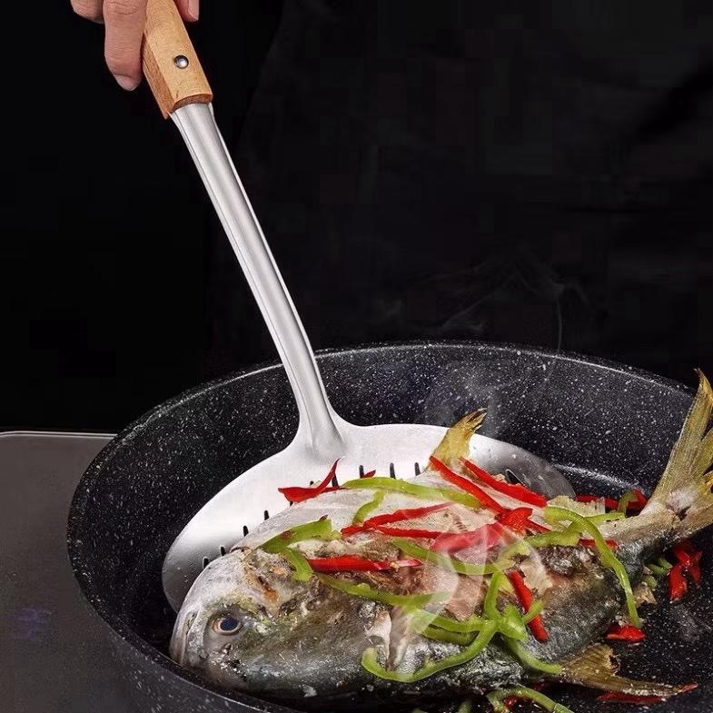 [AnhOtShop] Xẻng Lật Cá Rán Nguyên Con Cao Cấp – Bản To Chắc Chắn, Chống Cong Vênh – Dụng Cụ Lật Cá Không Làm Nát Cá