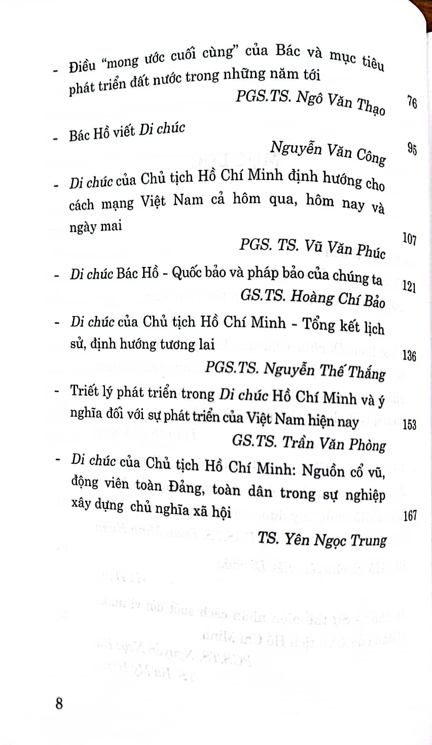 Di chúc Bác Hồ mãi là ánh sáng soi đường cho dân tộc Việt Nam