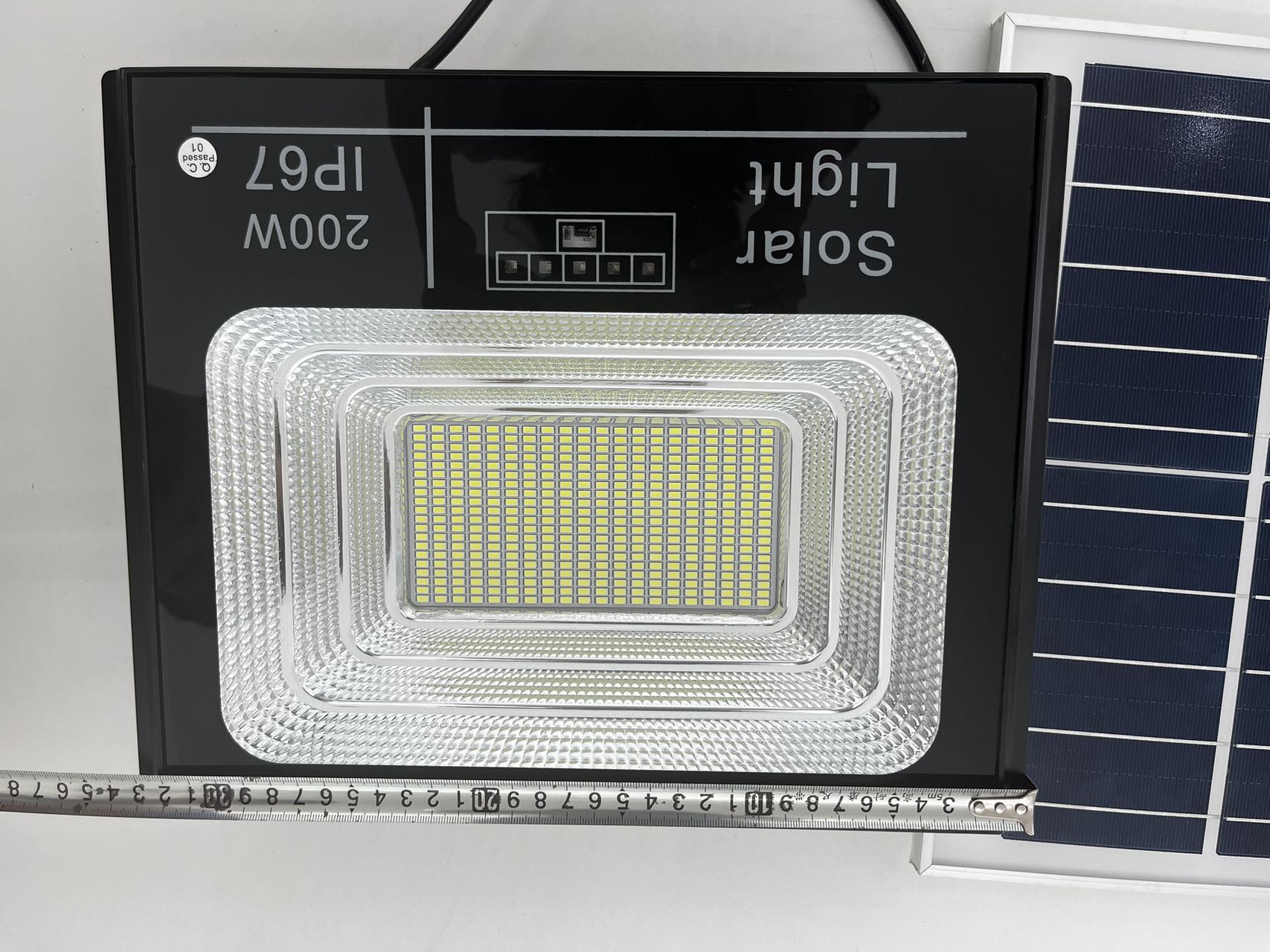 Đèn chiếu sáng pin năng lượng mặt trời 200W