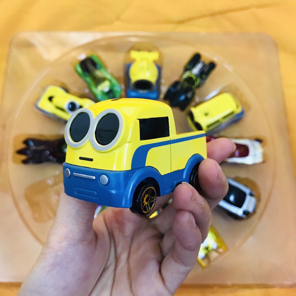 Xe ô tô đồ chơi trẻ em mô hình Minion bằng sắt ngộ nghĩnh cho bé, Set 12 xe Minion cho bé