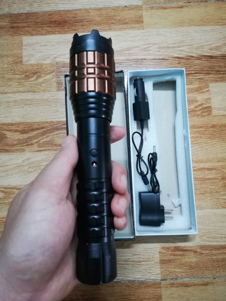 Đèn pin soi sáng X5 đa năng