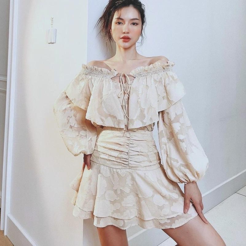 Sét Áo Nude Hoa Nổi Bẹt Vai Mix Chân Váy Siêu Xinh