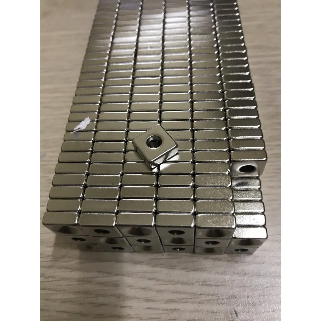 NAM CHÂM VIÊN 10X10X4 LỖ VÁT 4