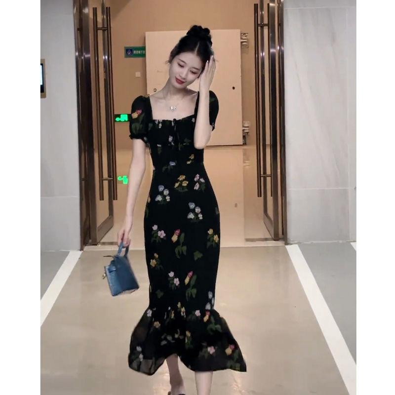 DONGSHOP Pháp Vintage vuông cổ in tay áo ngắn đuôi cá đầm nữ tính siêu tiên váy dài màu đen hoa chiffon đầm