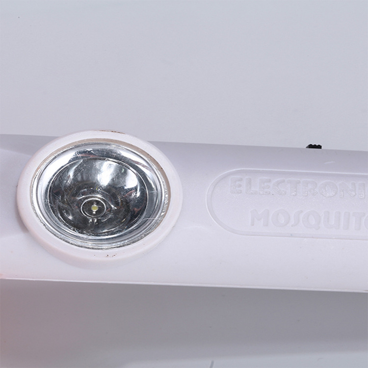 Vợt Bắt Muỗi Sạc Điện Có Đèn LED (Giúp Nhà Bạn Hoàn Toàn Sạch Muỗi, Màu Ngẫu Nhiên)