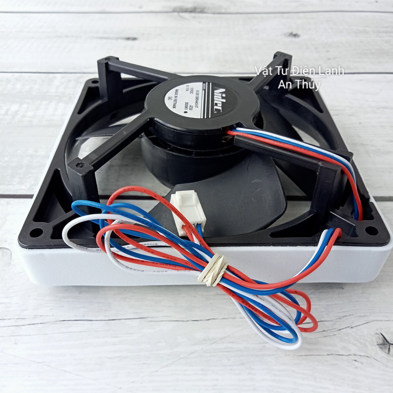 Quạt Tủ Lạnh Cho HITACHI 3 Dây 12V Kích Thước 12.5cm x 12.5cm Hàng Hãng NIDEC