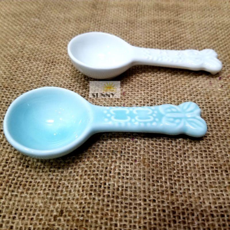 Muỗng gốm sứ xúc hạt thức ăn hamster, thú nhỏ