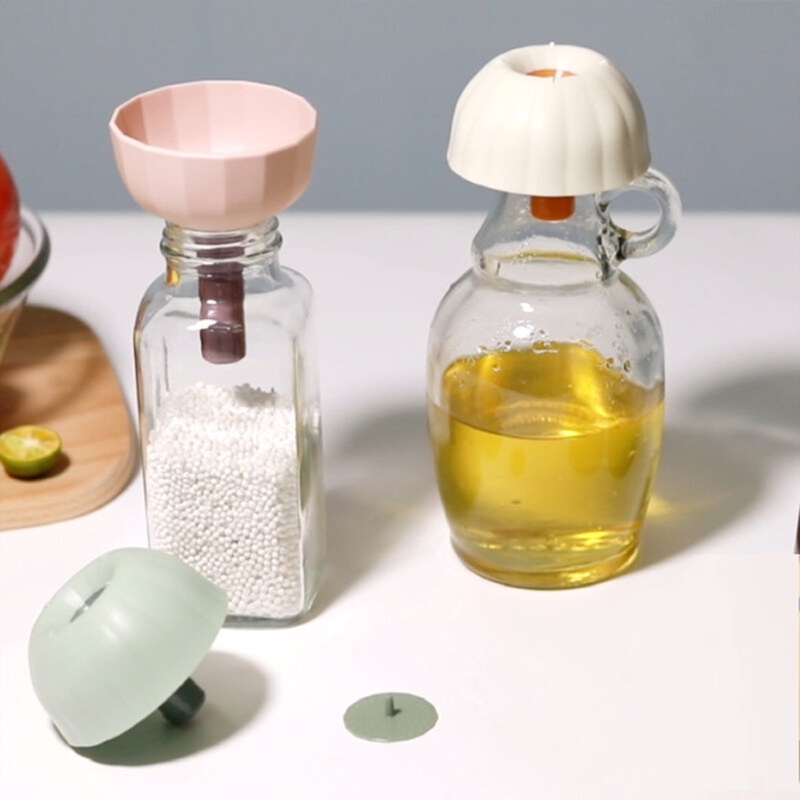 Phễu rót silicon có lưới lọc kiêm chén gia vị thông minh LK84