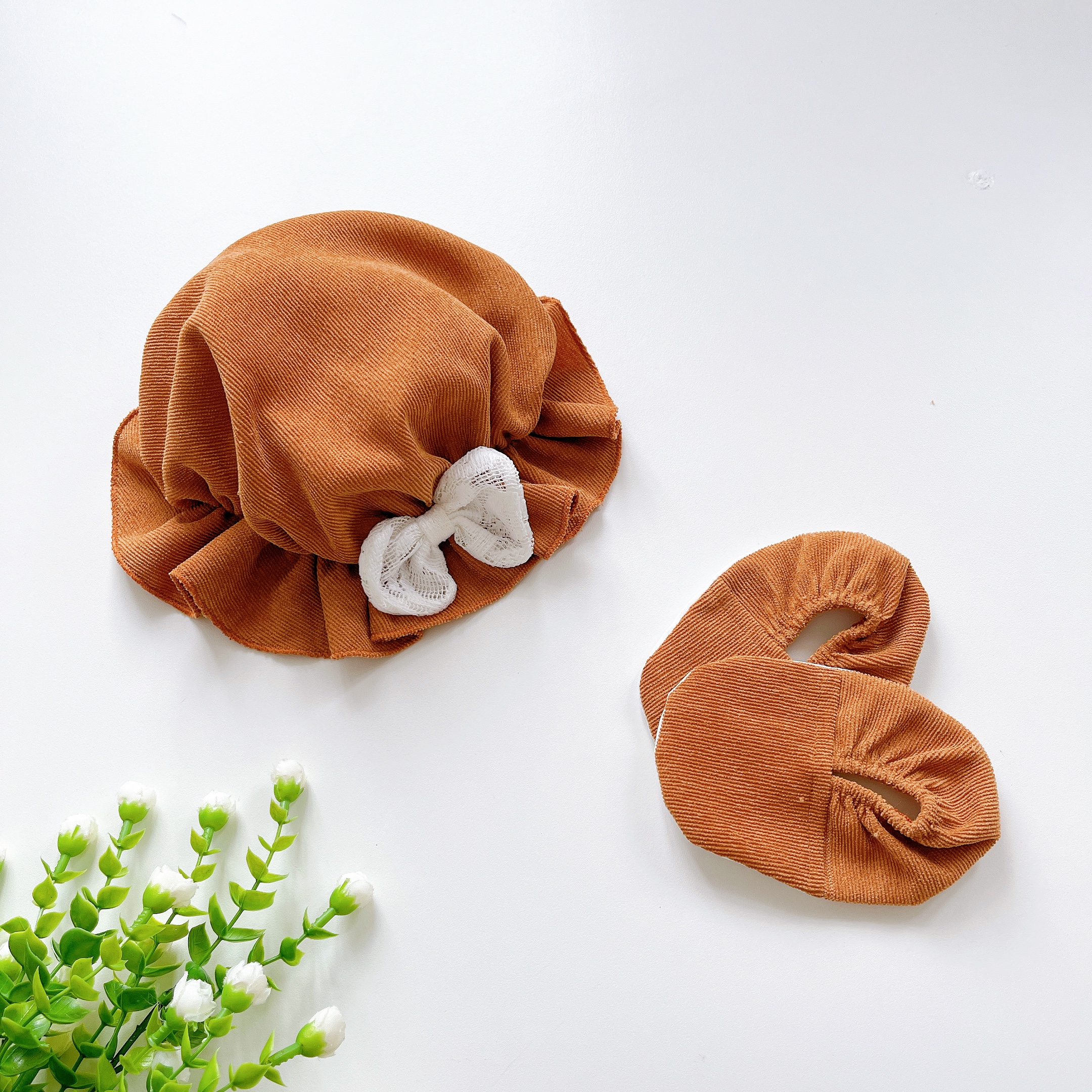Body Nhung Tăm Nâu Tây Phối Nơ Viền Ren Sang Chảnh Bé Gái 3-12kg