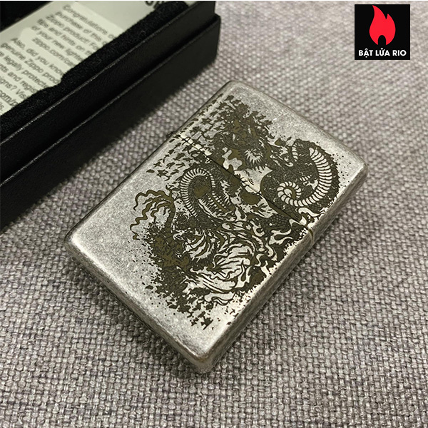 Bật Lửa Zippo Bạc Giả Cổ 121Fb Khắc Skull 10 – Zippo 121Fb.Skull10