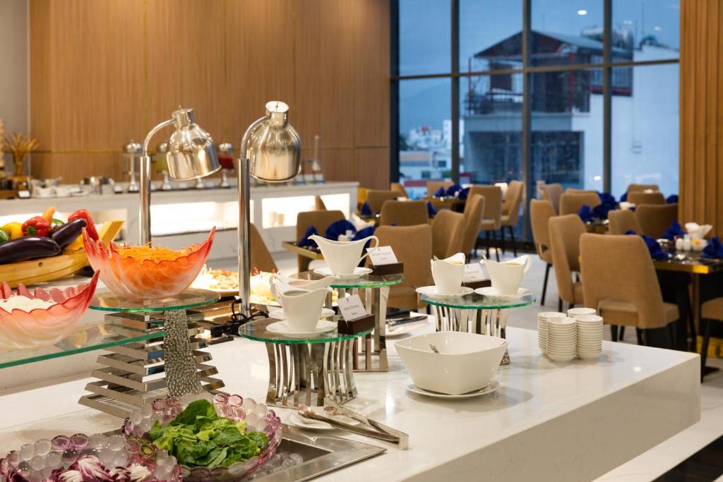 Combo 4N3D KS Virgo Hotel Nha Trang: VMB khứ hồi Hà Nội - Nha Trang + Phòng Tiêu Chuẩn + Ăn sáng