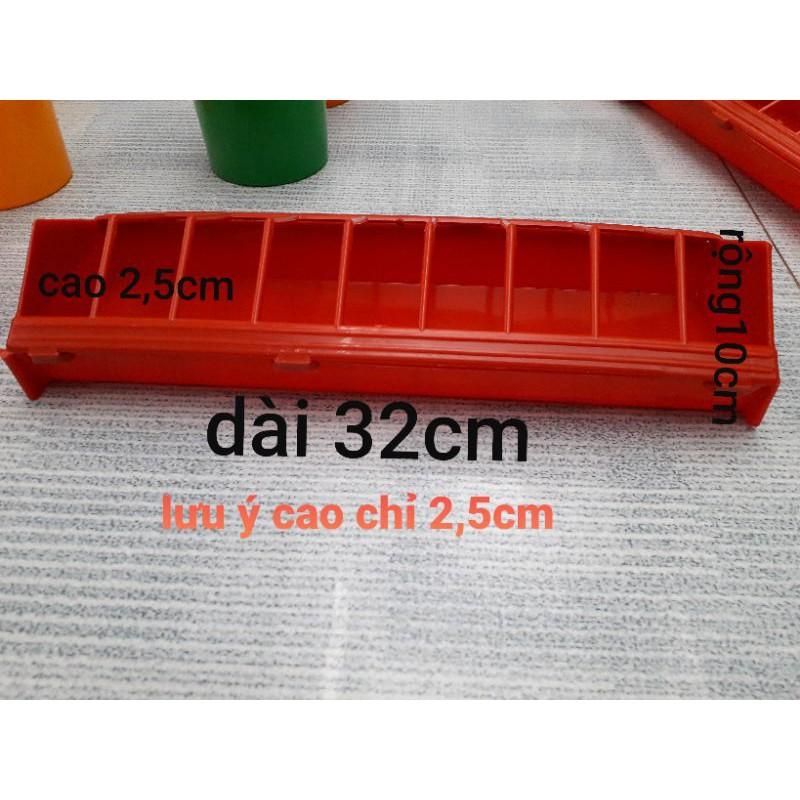 Sỉ sl. máng ăn gà con dài 32cm. ghép nhiều máng lại với nhau được