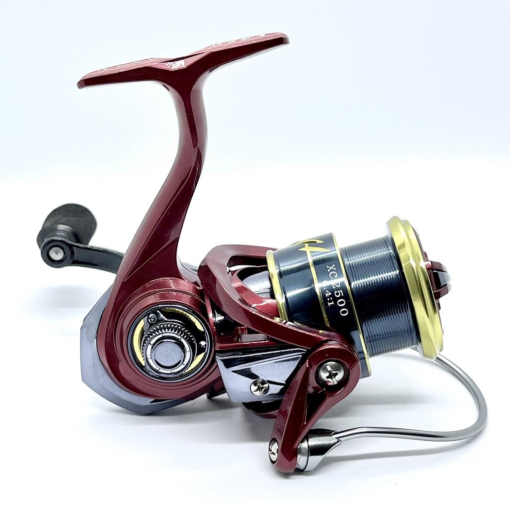 Máy câu lure TAKUMI XC2500 tay quay đôi cân bằng Phukiencaulure25 máy đứng câu cá cao cấp, màu sắc siêu đẹp
