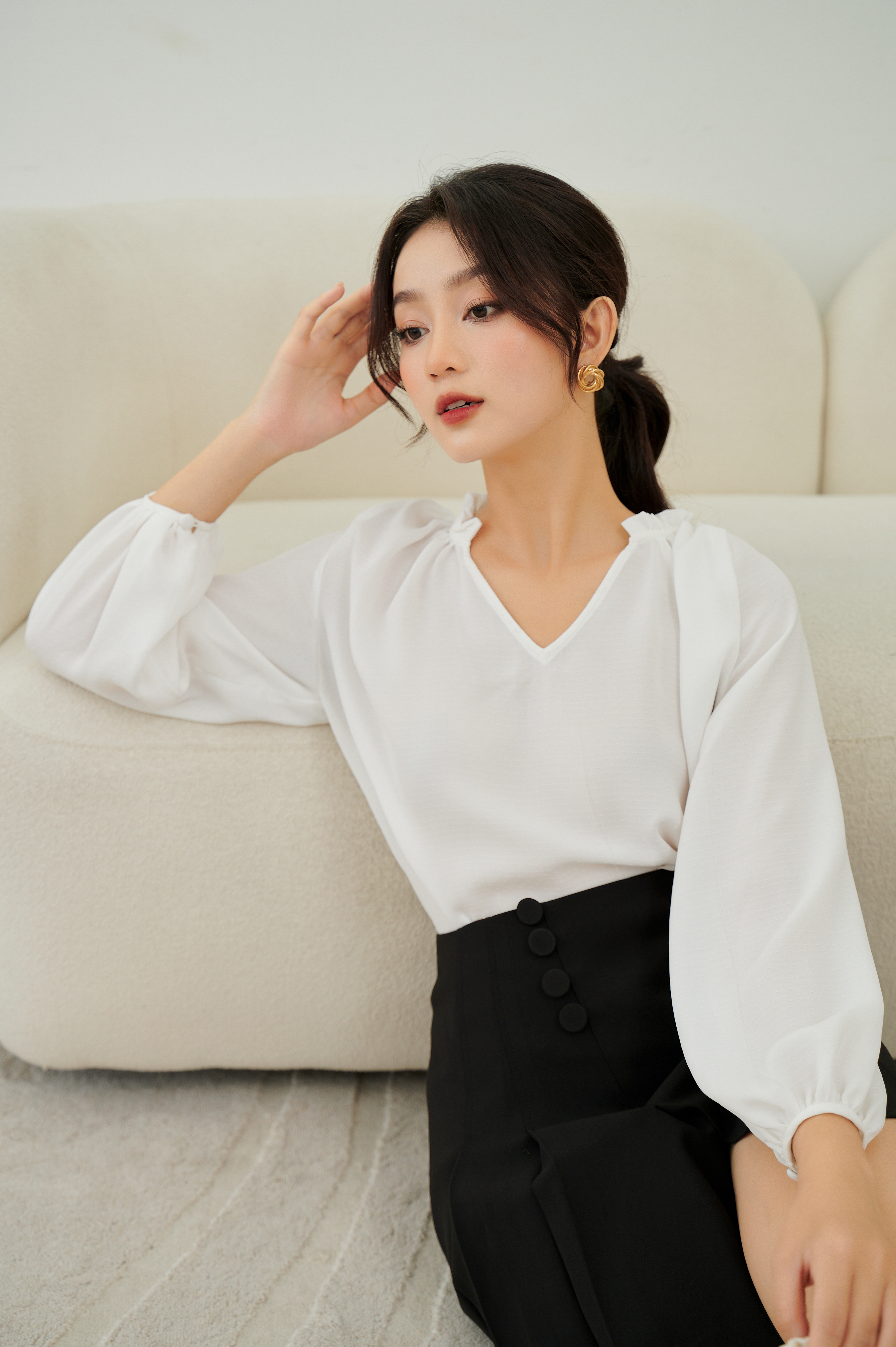 OLV - Áo Milky V Blouse