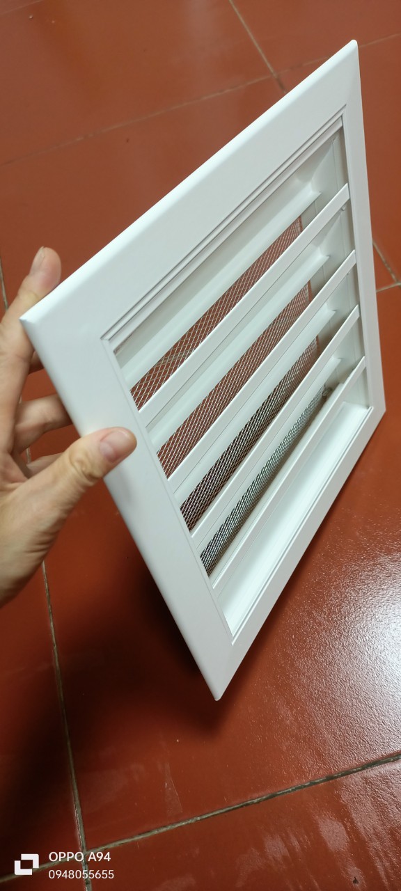 Tấm chắn gió louver 350x350 kèm lưới chắn côn trùng lắp thông gió ngoài trời tránh hắt mưa