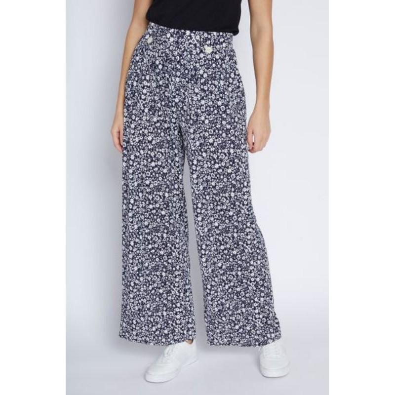 Bộ áo quần in hoa