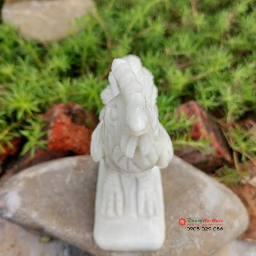 Tượng gà tuổi dậu 12 con giáp phong thủy đá trắng xanh 12cm đá Non Nước