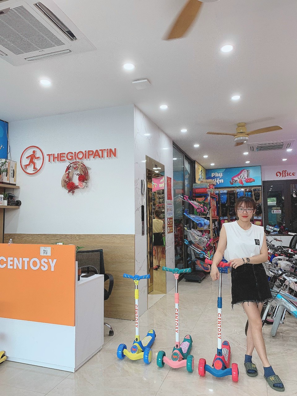 Xe trượt scooter trẻ em Centosy 760, có 2 màu cho bé