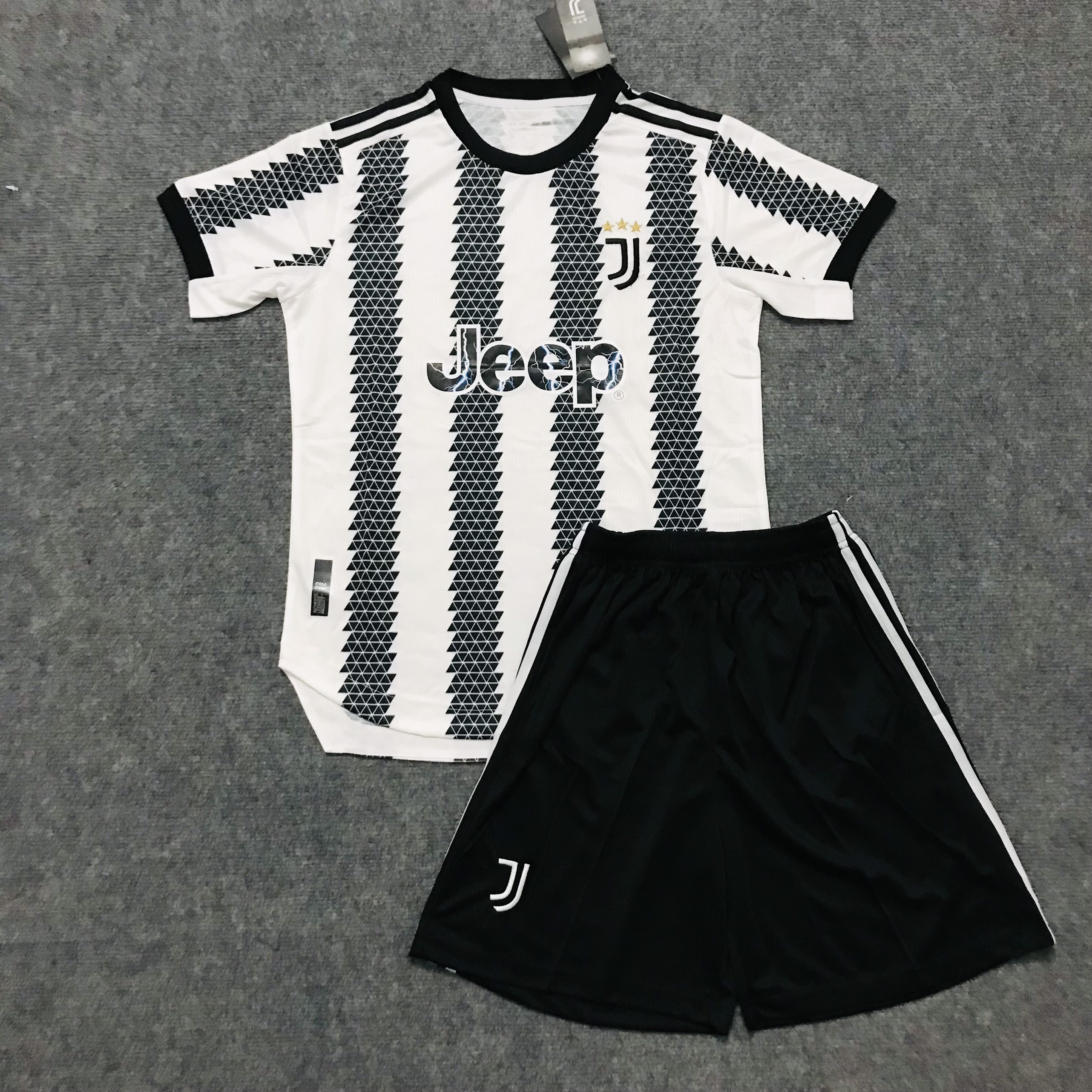 Mẫu áo bóng đá cao cấp Juventus 2023 -2024