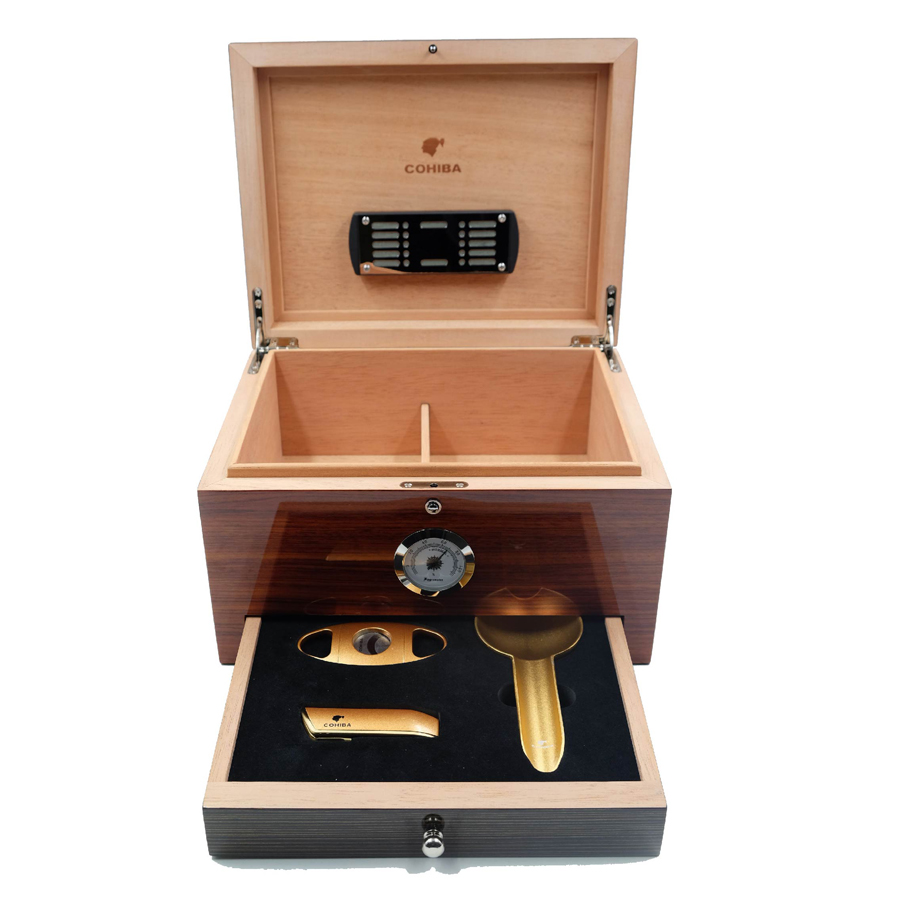 Tủ Giữ Ẩm Hộp Đựng Bảo Quản 50 Điếu Cigar COB-950 Gỗ Tuyết Tùng Cao Cấp Kèm Bộ Phụ Kiện Bật Lửa Dao Cắt và Gạt Tiện Lợi