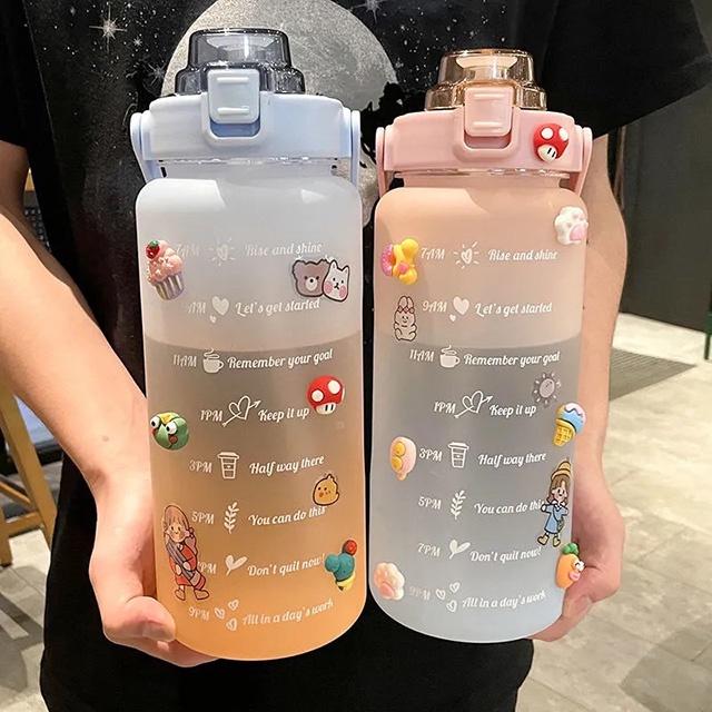 Bình Nước 2 Lít Dành Cho Người Lười Uống Nước Có Ống Hút, Vạch Chia Nhắc Giờ