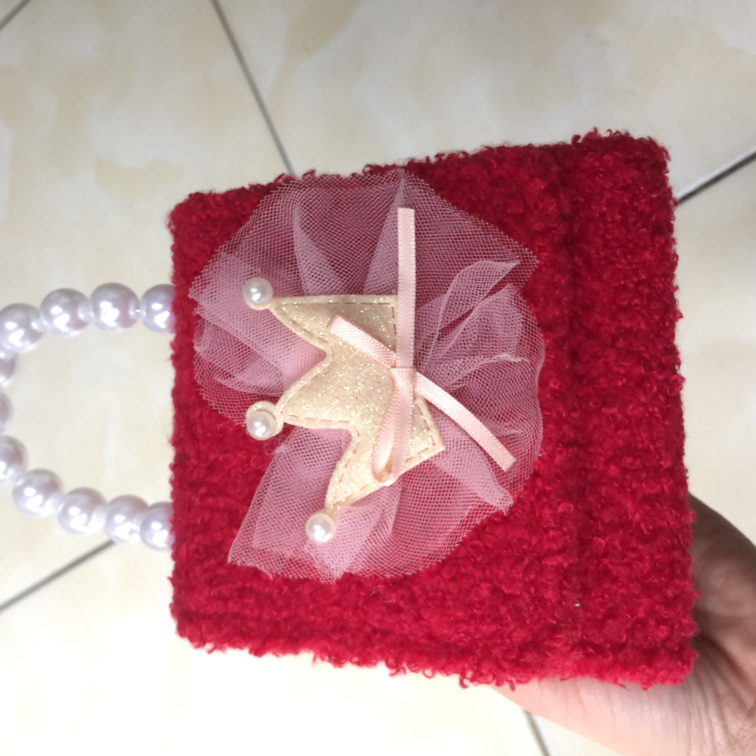 Túi Đeo Chéo Bé Gái Dạ Màu Đỏ Nhiều Hoạ Tiết Mixi Kids TUI0001B