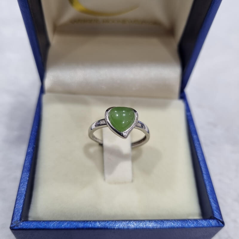 Nhẫn Ngọc Bích Canada hình trái tim Free Size - MOON Jewelry