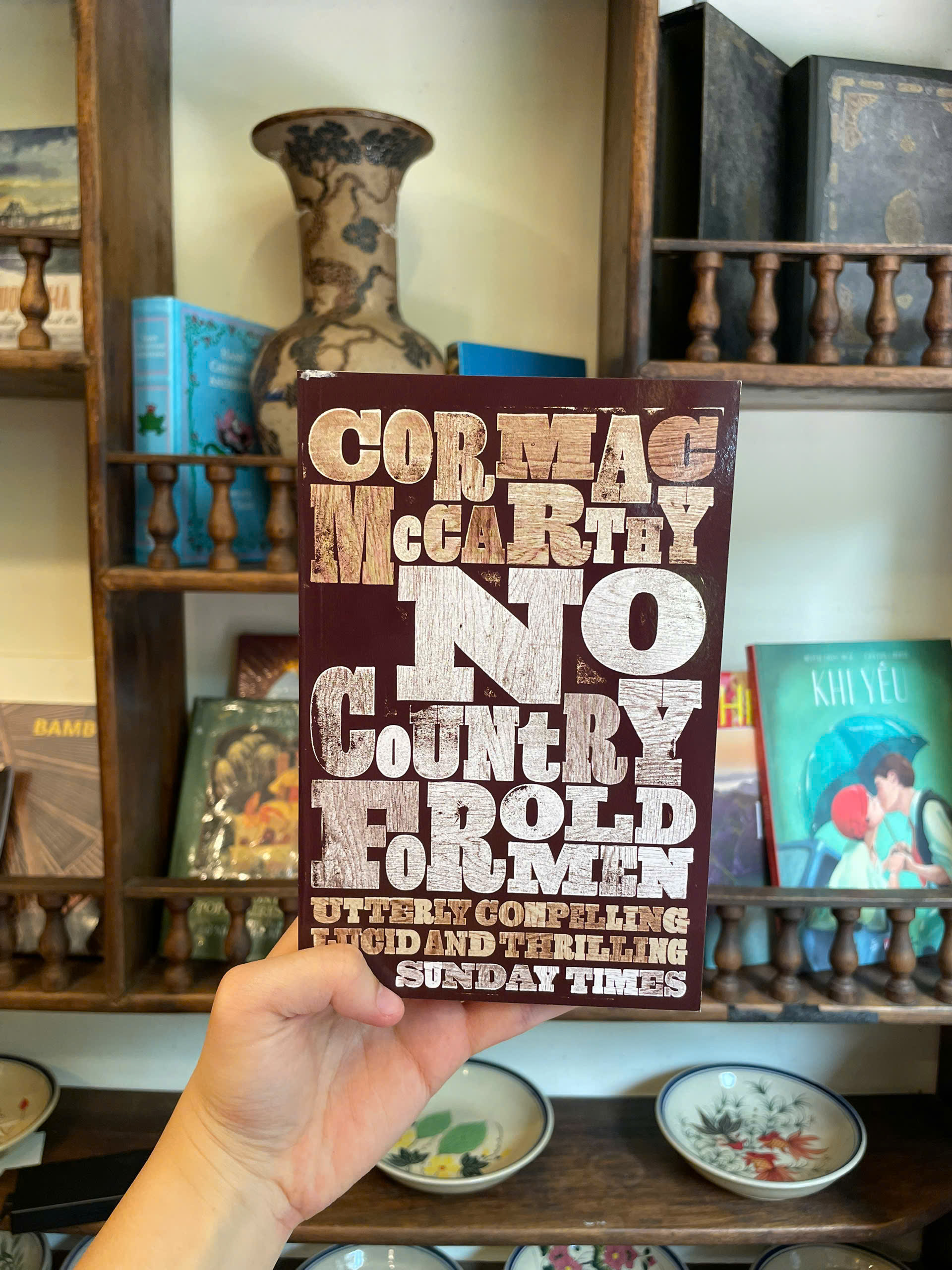 Sách - No Country for Old Men by Cormac McCarthy/ Tiểu thuyết tiếng Anh/ Fiction/ English