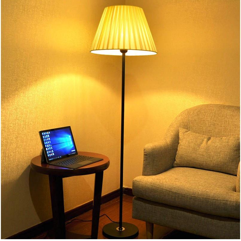 Đèn cây đứng trang trí nội thất phòng khách, phòng ngủ phong cách Châu Âu kừm bóng đèn LED