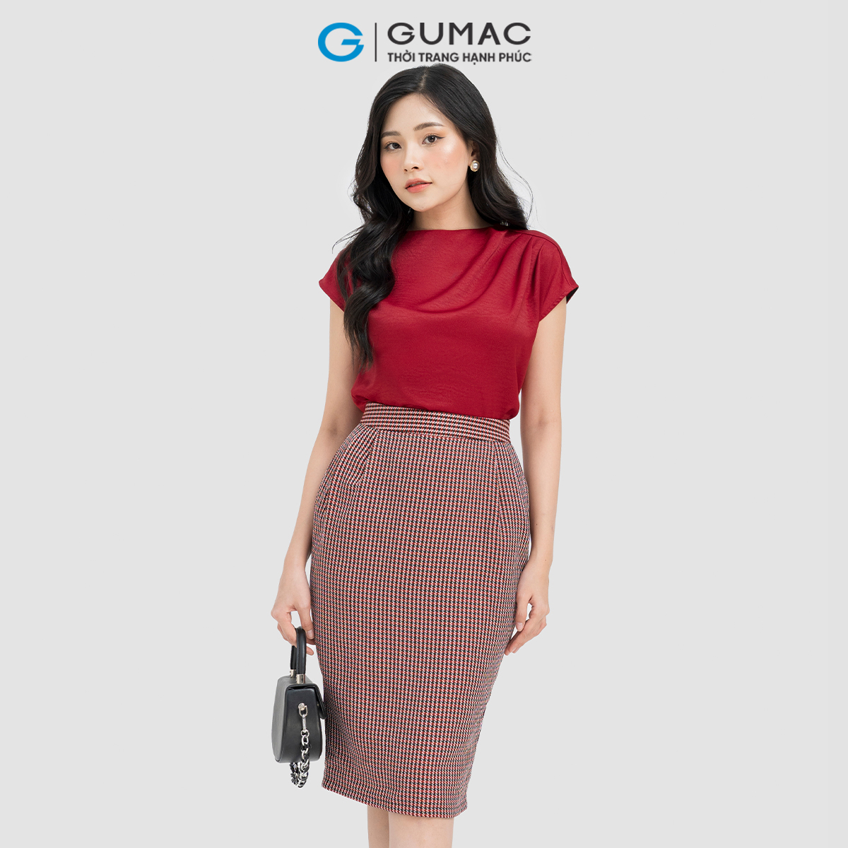 Áo xếp vai đính ngọc GUMAC AD04058