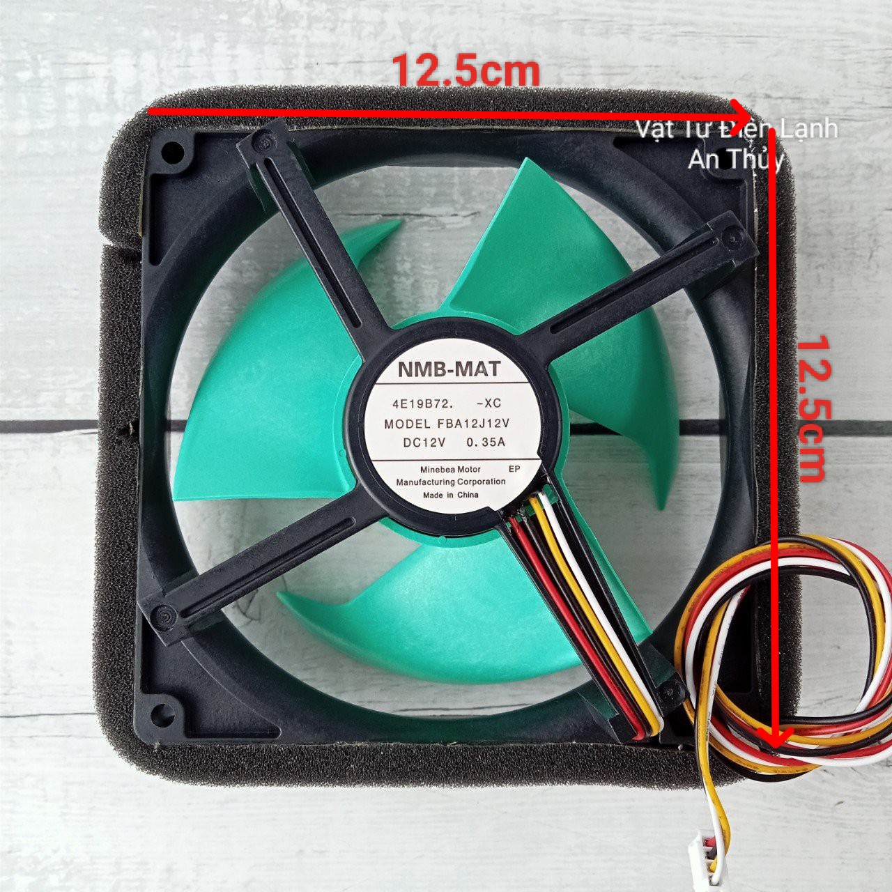 Quạt Tủ Lạnh MITSUBISHI, SHARP 12V 4 Dây Kích Thước 12.5cm x 12.5cm Cánh Xanh Hàng Hãng NMB