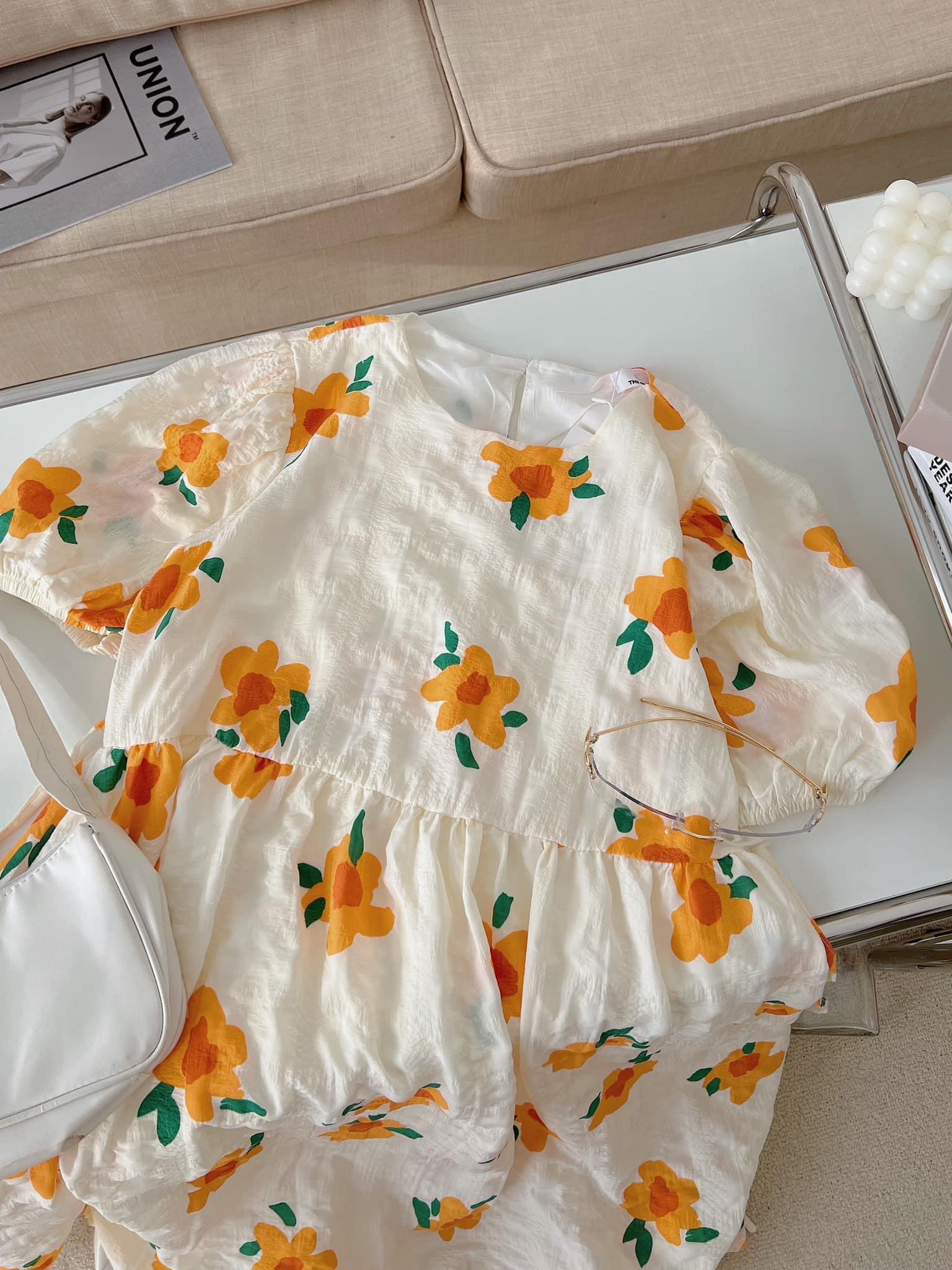 Đầm babydoll hoa cam tay phồng tiểu thư - đầm suông hoa