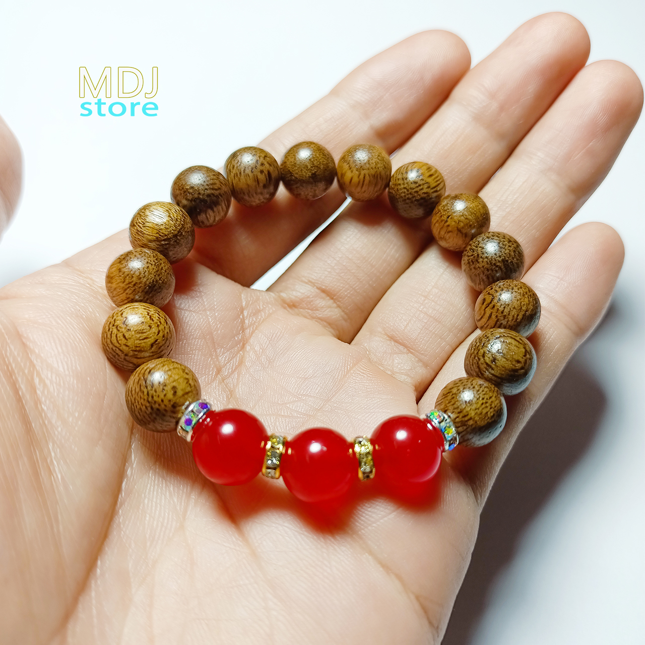 Vòng phong thủy trầm hương MDJ 10 li mix 3 hạt đá mã não đỏ hợp nữ mệnh hỏa mệnh thổ