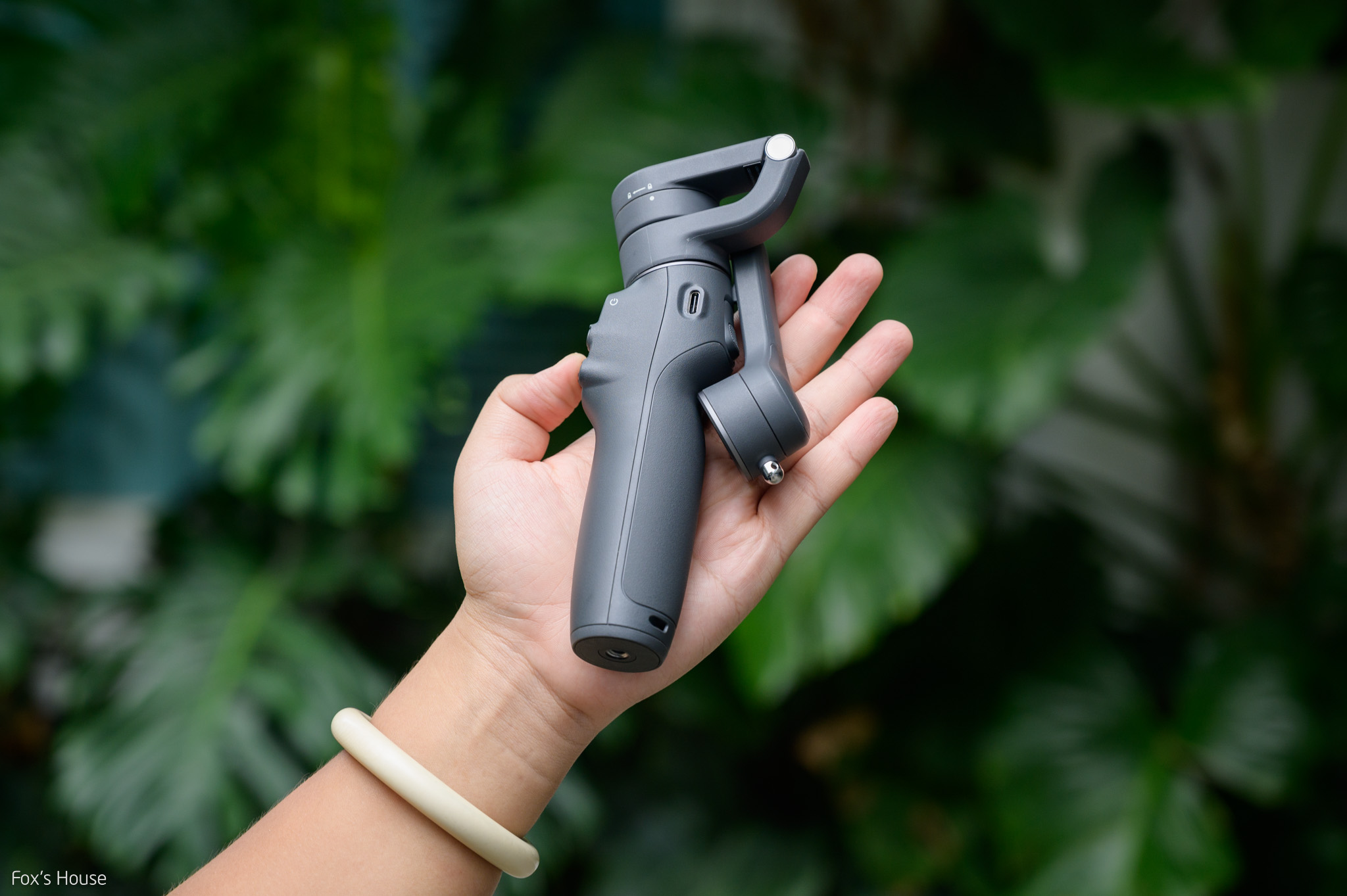 Tay cầm chống rung cho điện thoại Gimbal DJI Osmo Mobile 6 - Hàng chính hãng