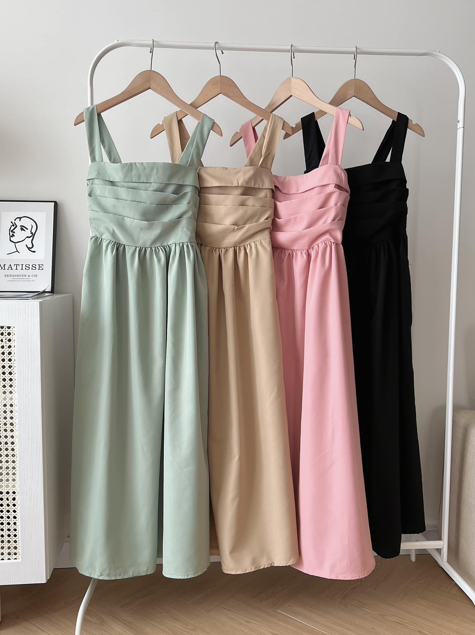 Váy Kaki 2 Dây Nhún Ngực dáng dài siêu xinh freesize