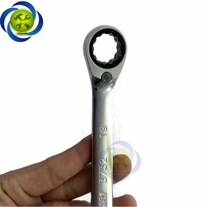 Cờ lê vòng miệng tự động 19mm Kingtony 373219M có khóa gạt