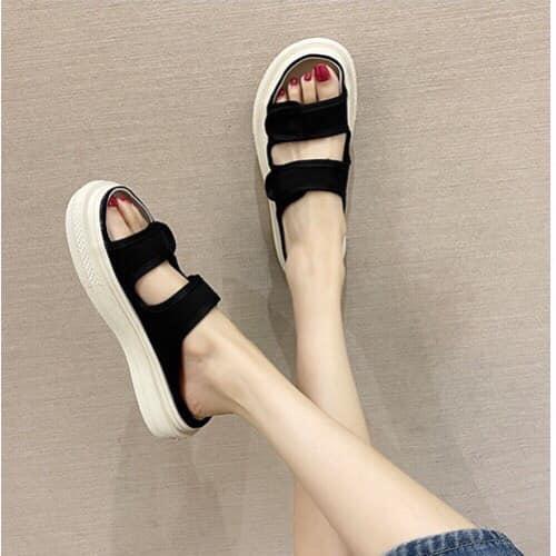 Giày sandal học sinh quay ngang