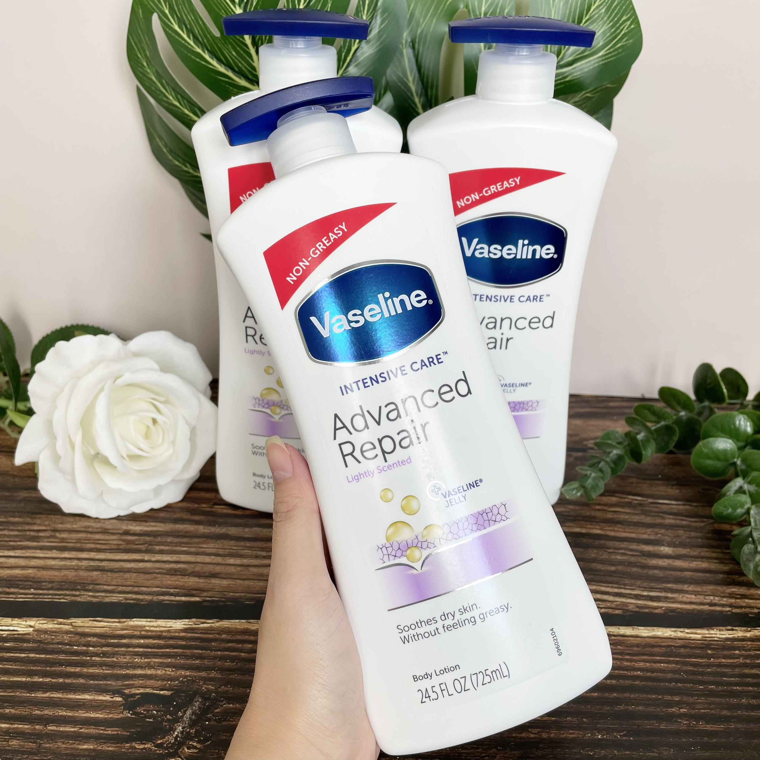 Sữa Dưỡng Thể Vaseline Intensive Care Advanced Repair 725ml Mẫu Mới