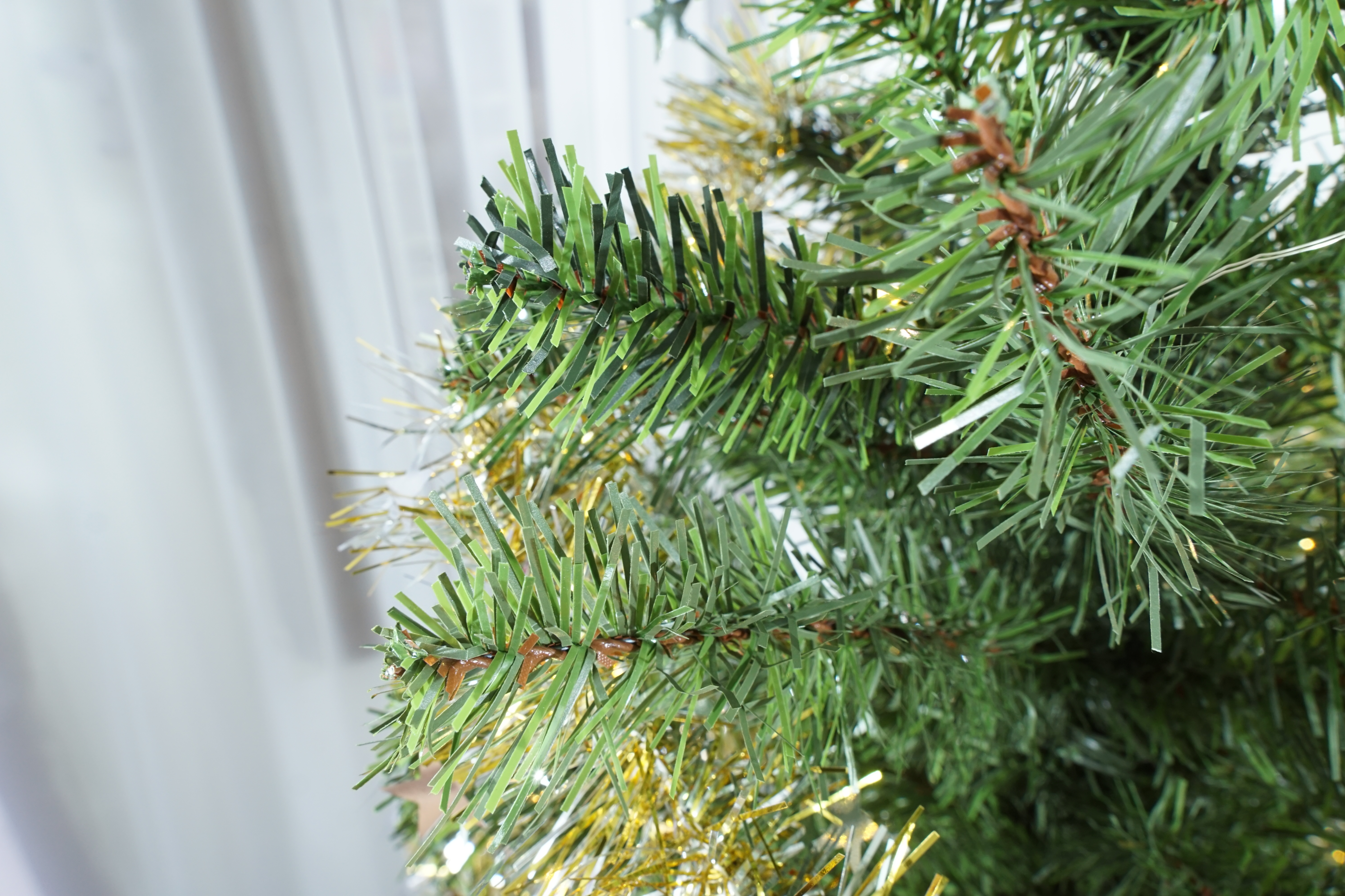 Cây thông Noel cao 90cm trang trí cực đẹp tặng dây sao đầu cành và 2 dây kim tuyến- Lá