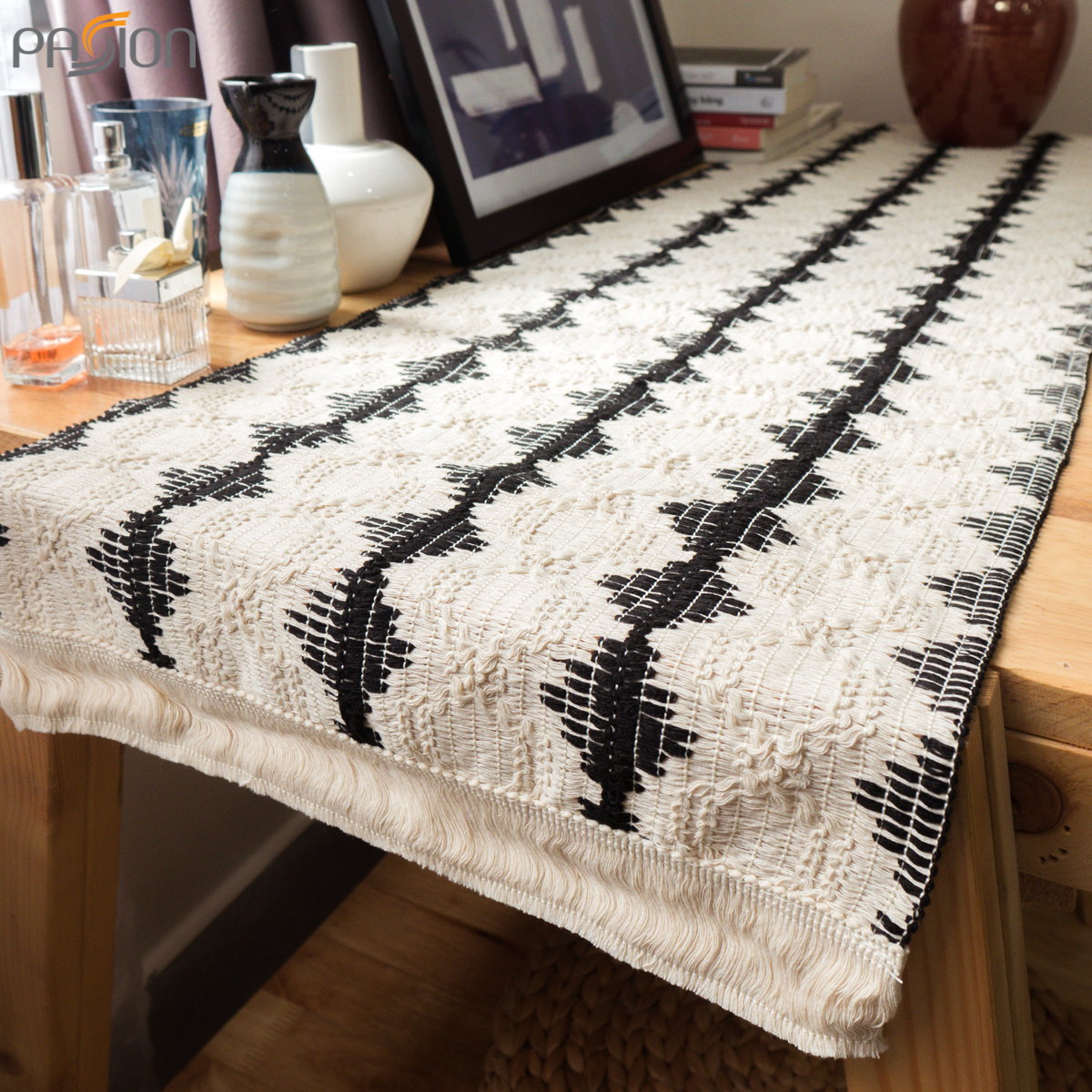 Khăn Trải Bàn Table Runner Tua Rua Đan Len Ma Rốc