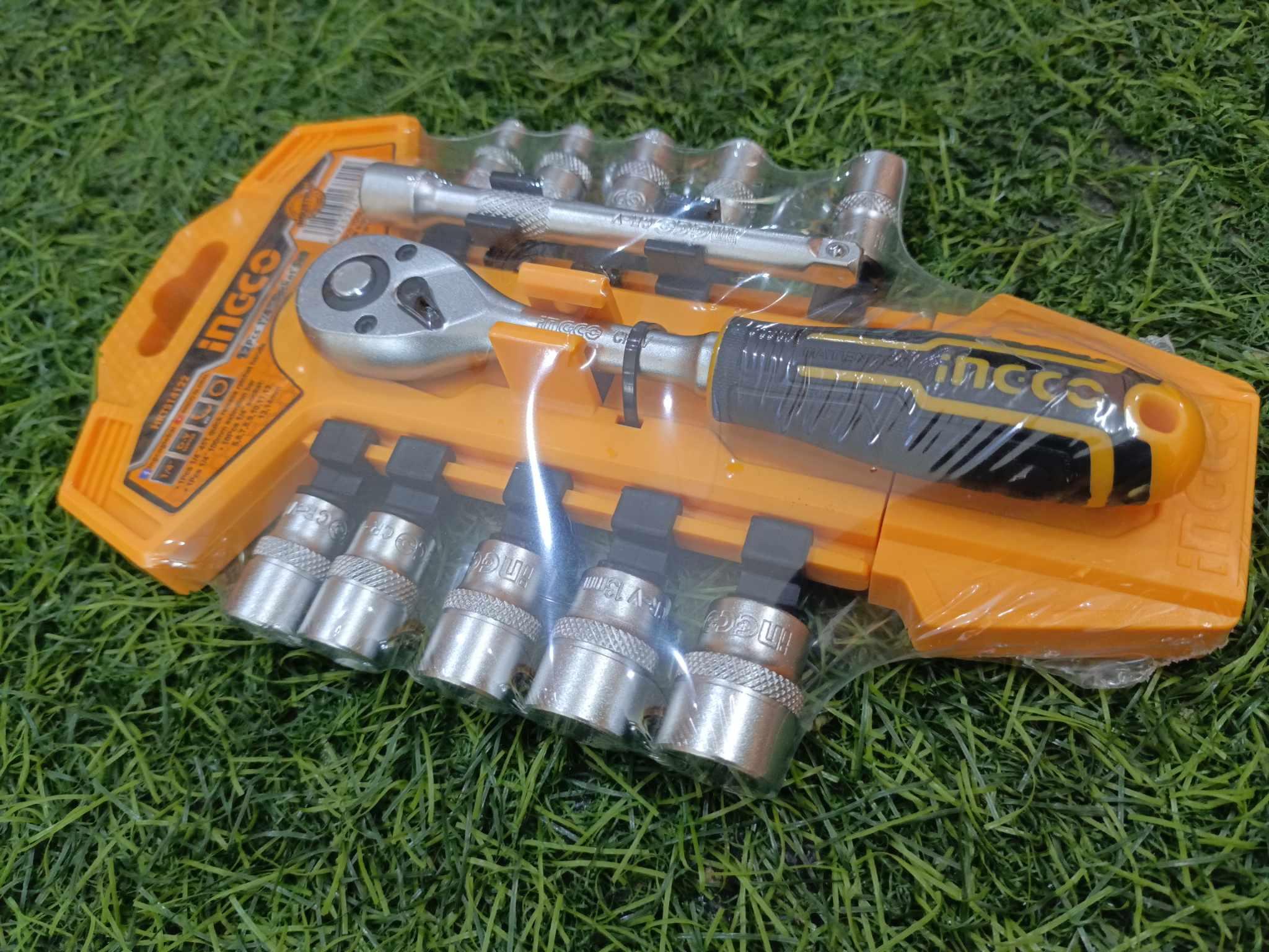 BỘ 12 ĐẦU TUÝP KÈM TAY VẶN 1/4&quot; INGCO HKTS14122 - HÀNG CHÍNH HÃNG
