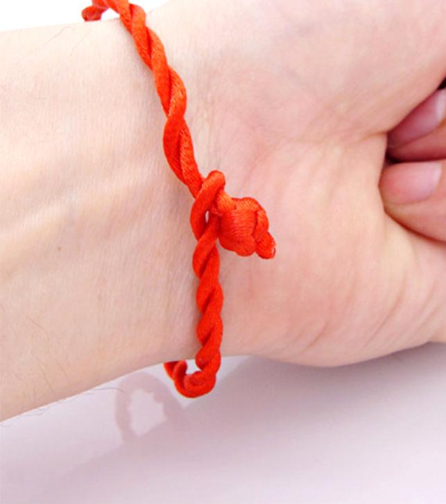 Bộ Dây Chuyền Mạ Bạc Và Vòng Tay Chỉ Đỏ Nam/Nữ