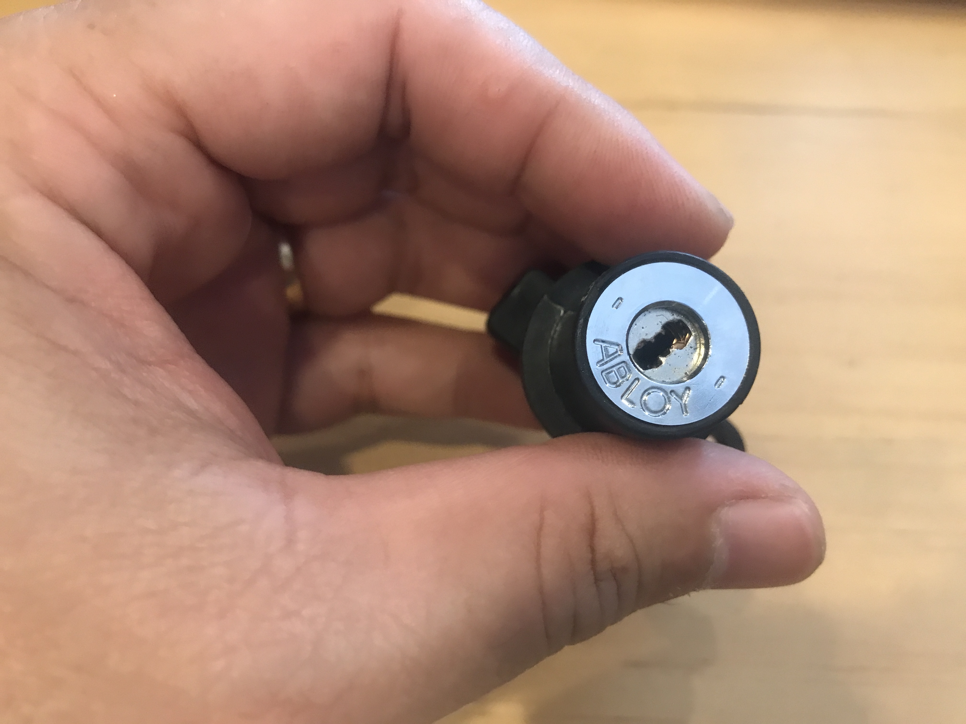 Khóa cổ chống trộm, chống bẻ khóa, chống vam, chống đoản cho Yamaha Z125 - YA Z125