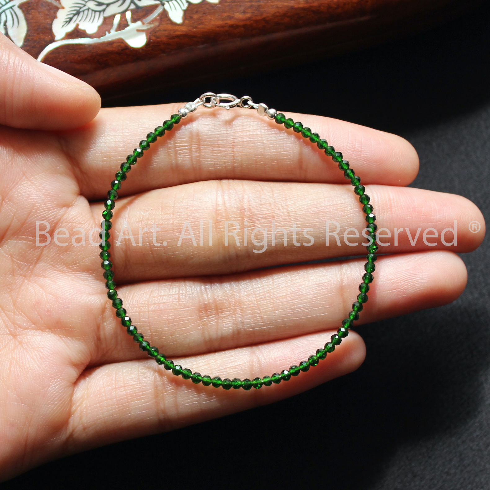Vòng Tay 2MM Đá Lục Bảo, Emerald Xanh Lá Tự Nhiên (Xử Lý Nhiệt) Giác Cắt, Mộc, Hoả, Vòng Tay Phong Thuỷ, Lắc Tay - Bead Art