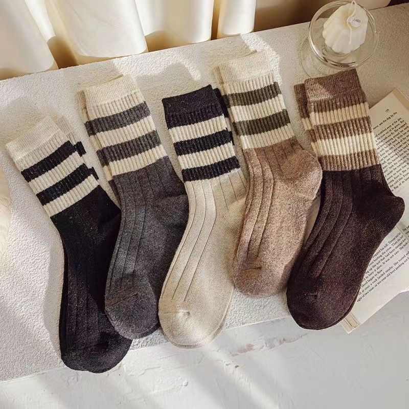 Combo 5 đôi tất nữ mùa thu đông Azuno cổ cao kẻ sọc nhiều màu