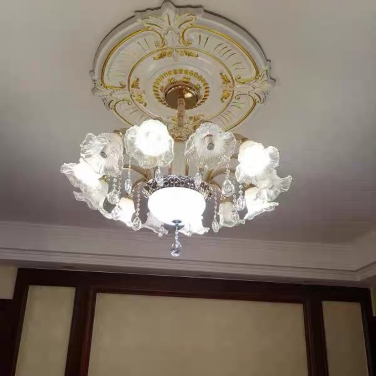 Đèn chùm trang trí Phòng khách - Nhà hàng, Đèn trần chao thủy tinh Cao Cấp, Khung hợp kim mạ vàng, Mã 8003