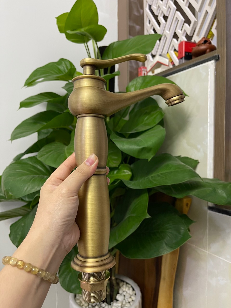 Vòi Lavabo cổ điển nóng lạnh