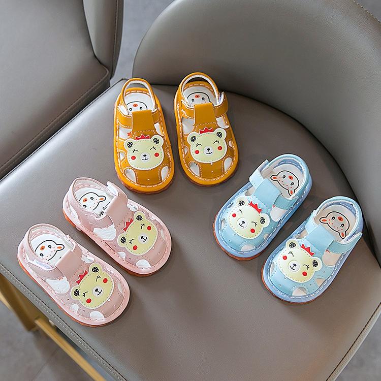 Sandal Tập Đi Cho Bé Trai Bé Gái Phát Tiếng Kêu Đế Mềm Chống Trơn Trượt Phong Cách Hàn Quốc D48